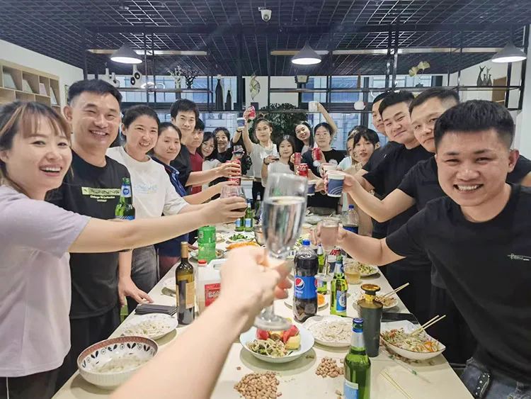 滄州智博十八周年團(tuán)建活動(dòng)--風(fēng)華歲月，感恩同行